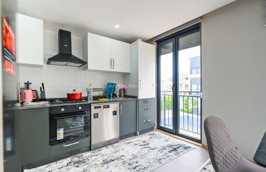 Properties in a Well-maintained Complex in Antalya Muratpasa 13