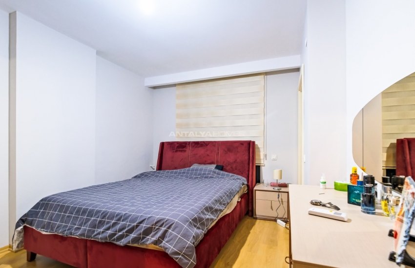 Properties in a Well-maintained Complex in Antalya Muratpasa 16