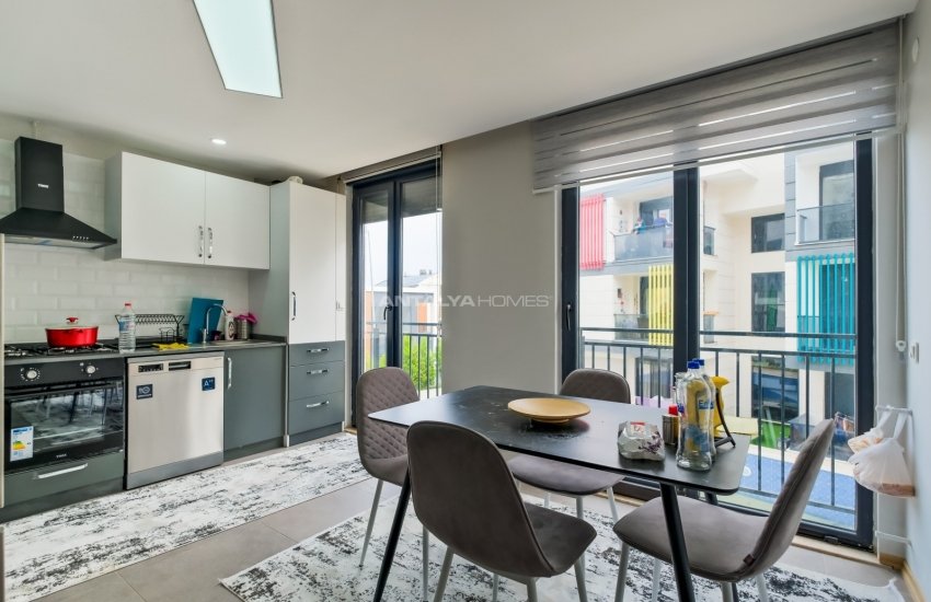 Properties in a Well-maintained Complex in Antalya Muratpasa 11