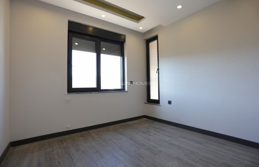 Panoramic View Chic Apartment in a Complex in Antalya Kepez 28