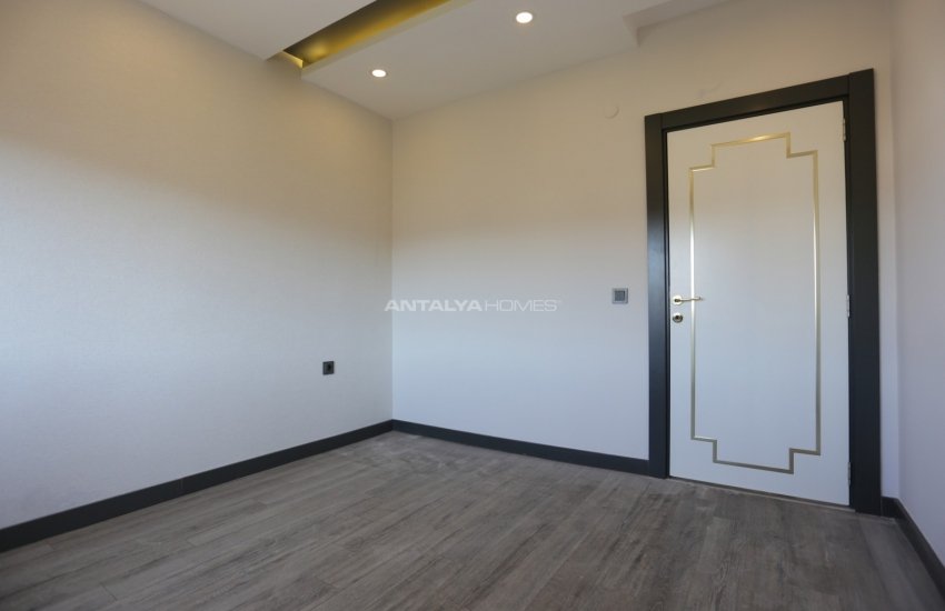 Panoramic View Chic Apartment in a Complex in Antalya Kepez 29