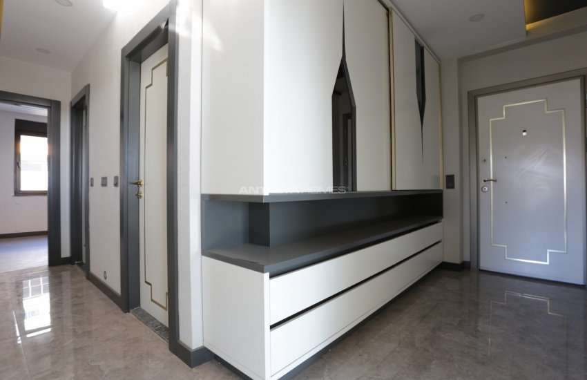 Panoramic View Chic Apartment in a Complex in Antalya Kepez 30