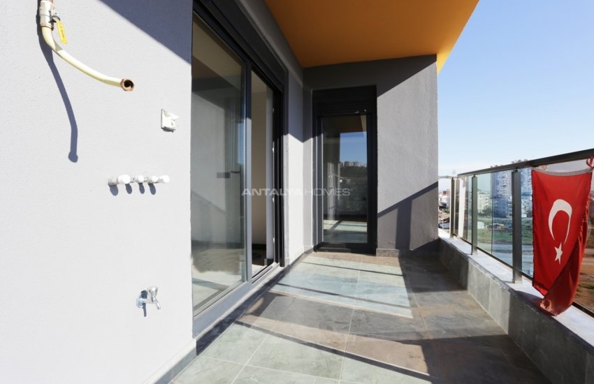 Panoramic View Chic Apartment in a Complex in Antalya Kepez 34