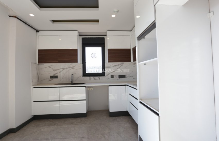 Panoramic View Chic Apartment in a Complex in Antalya Kepez 19