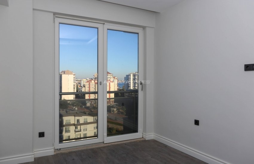 Luxury Apartments with Rich Interior Features in Konyaalti 35