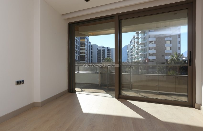 Flats with Sea and Mountain Views in Antalya Konyaalti 57