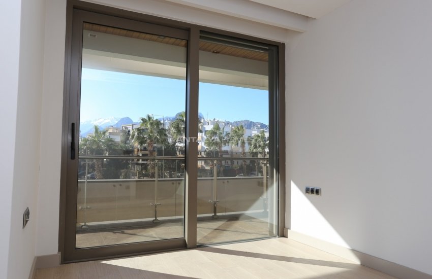 Flats with Sea and Mountain Views in Antalya Konyaalti 59