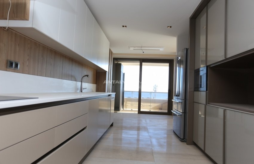 Flats with Sea and Mountain Views in Antalya Konyaalti 45