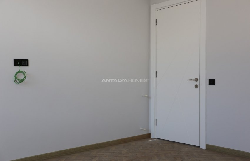 Stylish Flats in a Complex with Swimming Pool in Konyaalti 36