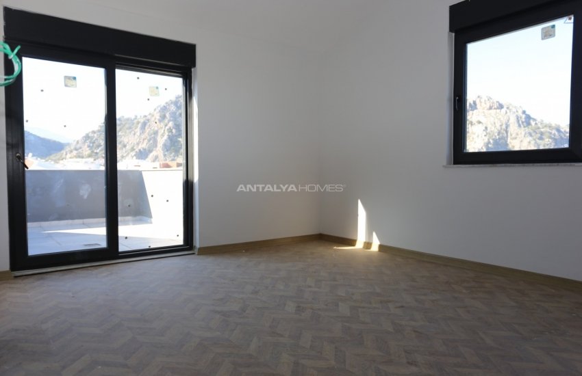 Stylish Flats in a Complex with Swimming Pool in Konyaalti 37