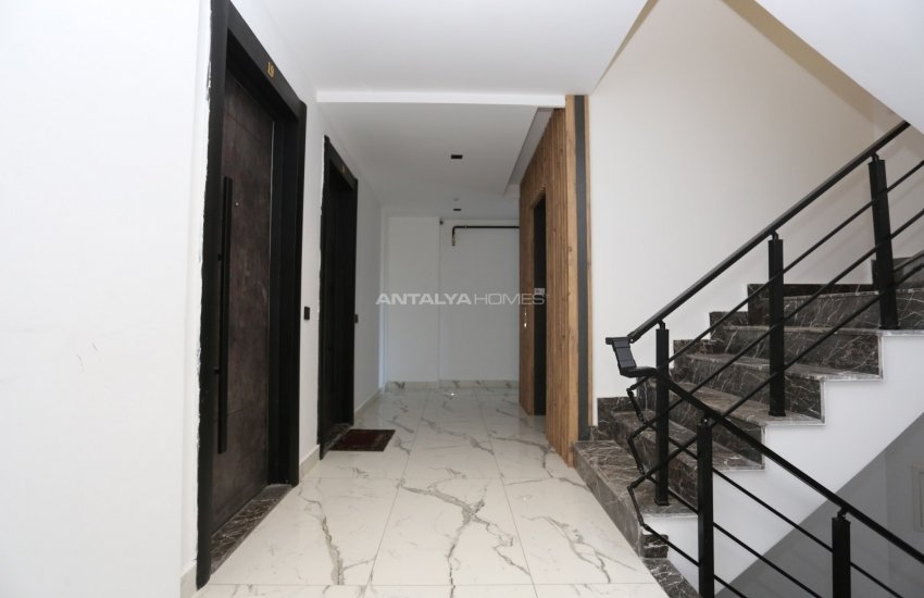 Stylish Flats in a Complex with Swimming Pool in Konyaalti 52