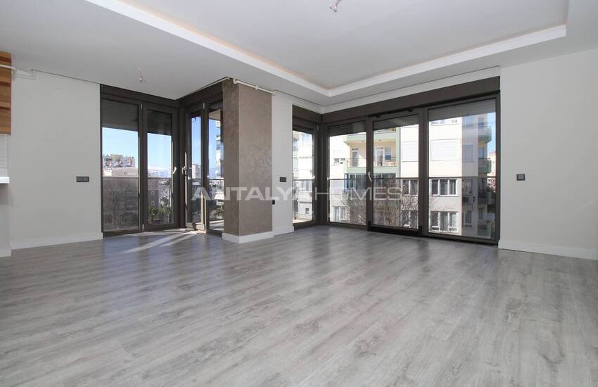 Yeşilbahçe’de Sosyal Olanaklara Yakın Lüks Daire 12