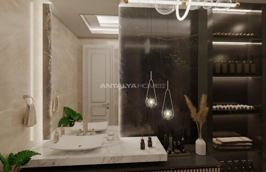 Alanya’da Deniz ve Kale Manzaralı Neoklasik Villa 25