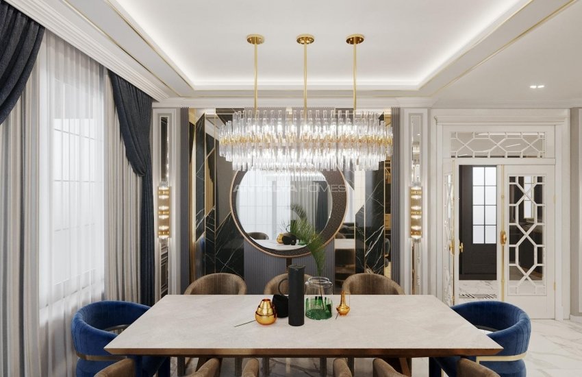 Alanya’da Deniz ve Kale Manzaralı Neoklasik Villa 13