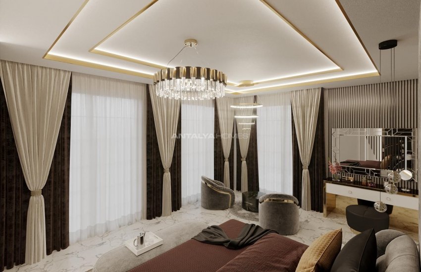 Alanya’da Deniz ve Kale Manzaralı Neoklasik Villa 17