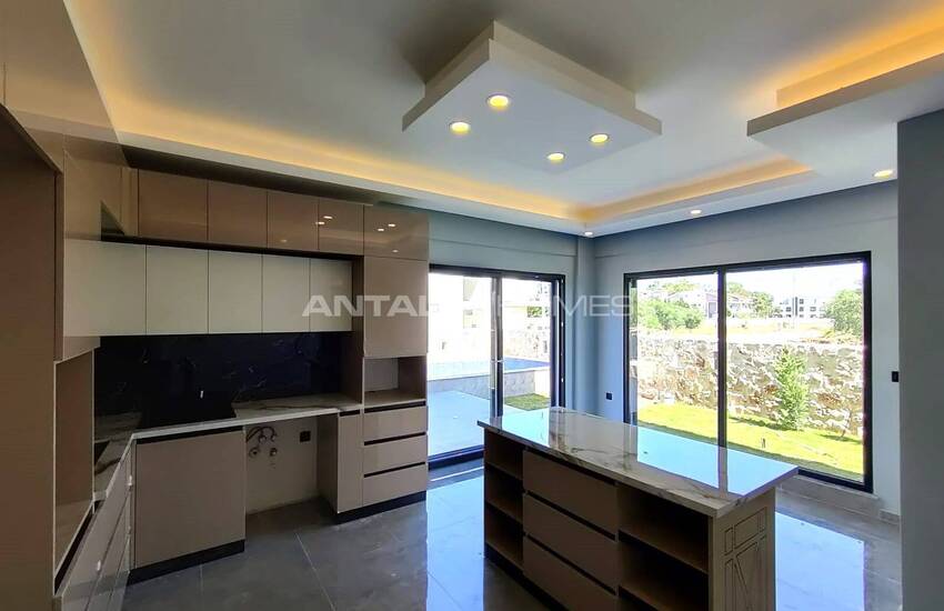 Antalya Belek'te Özel Bahçeli ve Havuzlu Modern Villalar 22