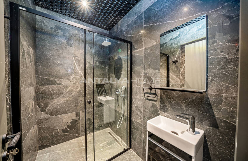 فلل فاخرة مع حديقة خاصة و إطلالة على البحر في ألانيا 22