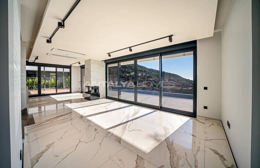 فلل فاخرة مع حديقة خاصة و إطلالة على البحر في ألانيا 12