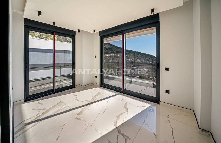 فلل فاخرة مع حديقة خاصة و إطلالة على البحر في ألانيا 18