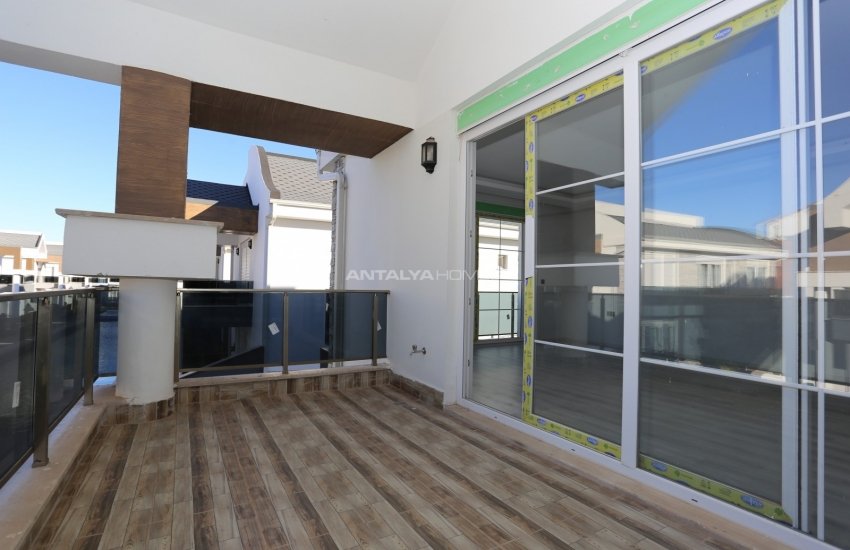 Detached Houses with Contemporary Design in Dosemealti 30