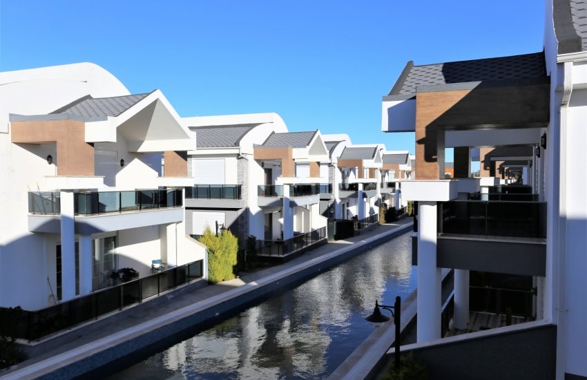 Detached Houses with Contemporary Design in Dosemealti 31