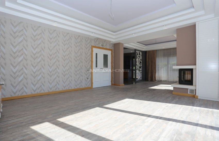 Spacious Triplex Houses with Private Gardens in Dosemealti 19