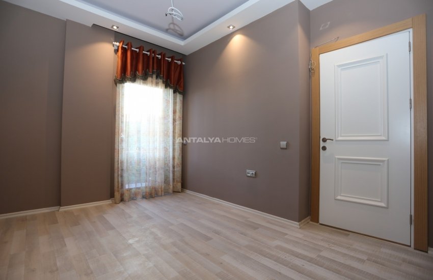 Spacious Triplex Houses with Private Gardens in Dosemealti 28