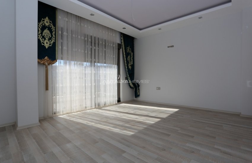 Spacious Triplex Houses with Private Gardens in Dosemealti 32