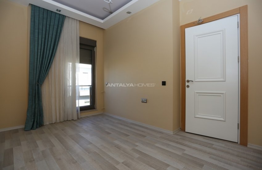 Spacious Triplex Houses with Private Gardens in Dosemealti 34