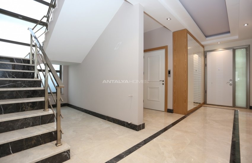 Spacious Triplex Houses with Private Gardens in Dosemealti 38