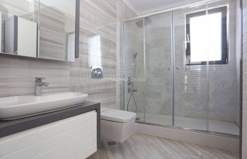 Spacious Triplex Houses with Private Gardens in Dosemealti 41