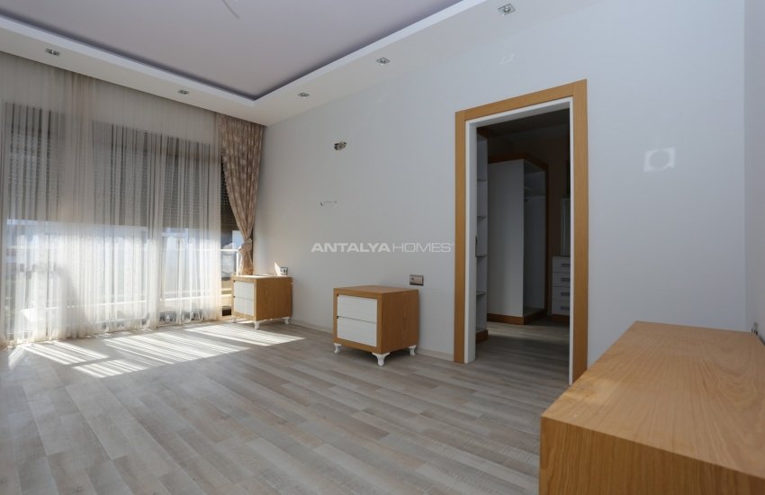 Spacious Triplex Houses with Private Gardens in Dosemealti 23