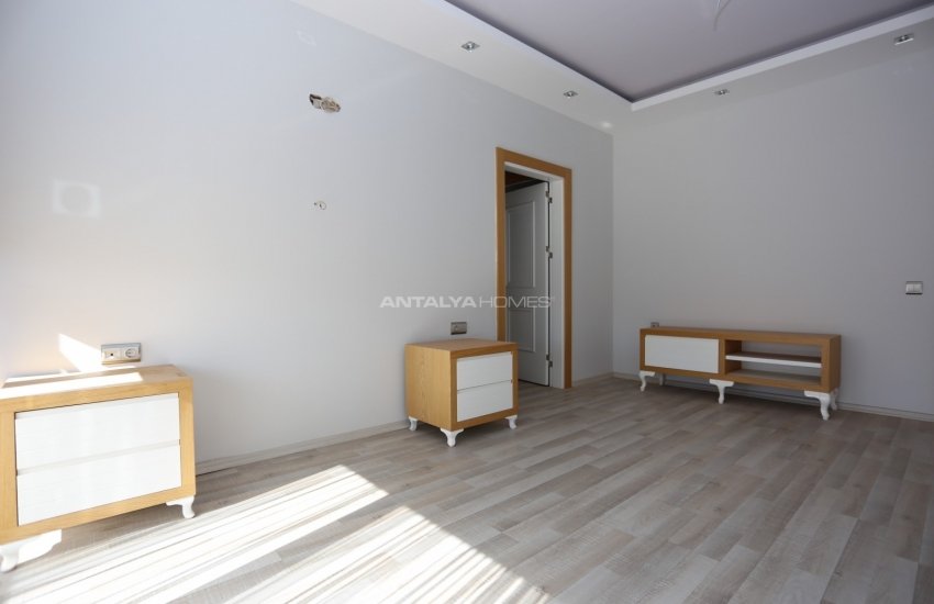 Spacious Triplex Houses with Private Gardens in Dosemealti 24