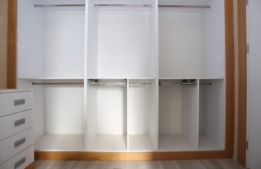 Spacious Triplex Houses with Private Gardens in Dosemealti 25