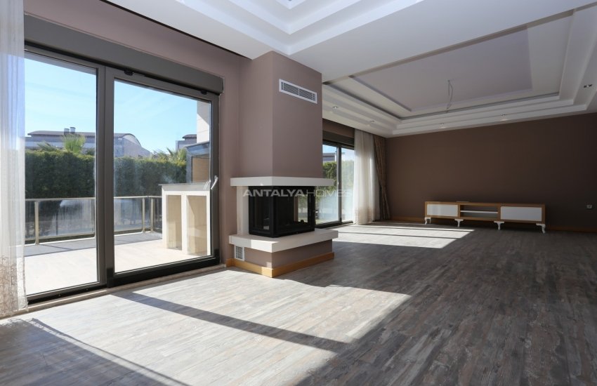 Spacious Triplex Houses with Private Gardens in Dosemealti 18