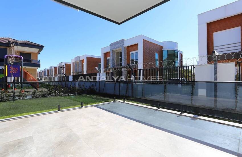 Fristående Villa I Ett Komplex Med Gemensam Pool I Dosemealti 40