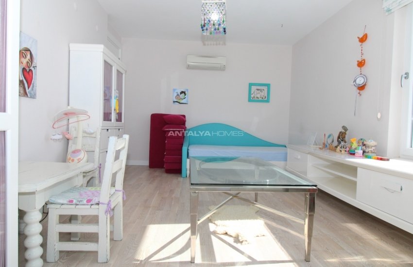 Antalya Şirinyalı'da Deniz ve Dağ Manzaralı Ferah Daire 32