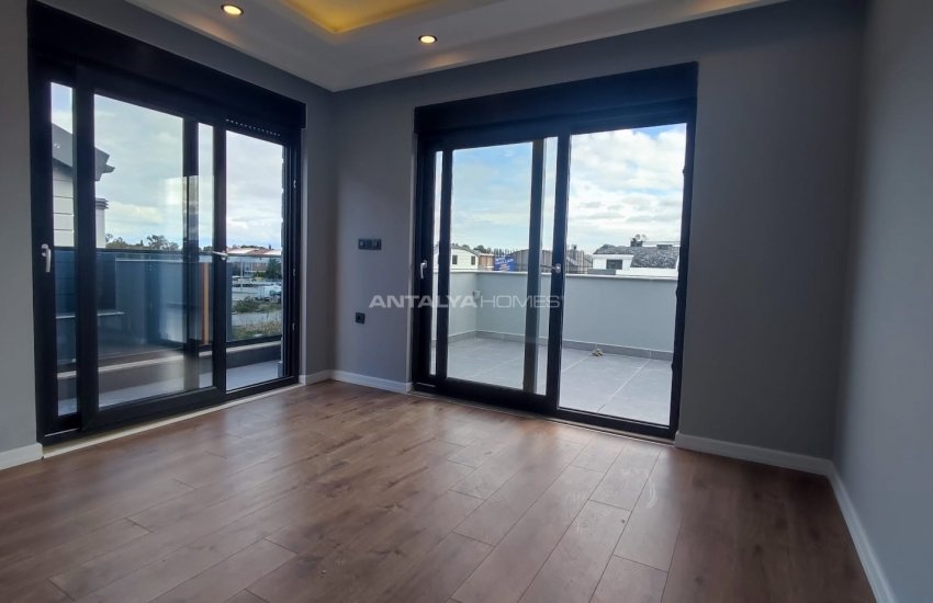 Modern Designed Apartment with Rich Features in Muratpasa 8