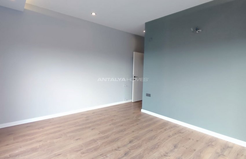 Modern Designed Apartment with Rich Features in Muratpasa 12