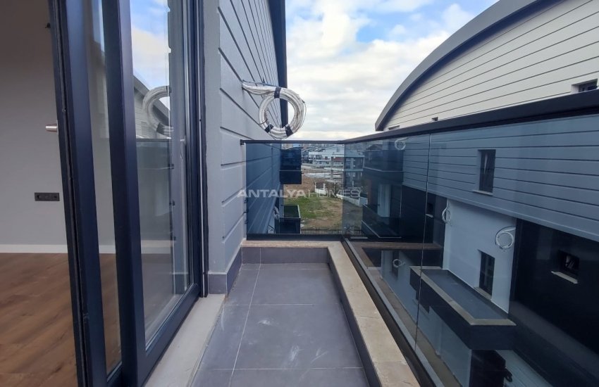Modern Designed Apartment with Rich Features in Muratpasa 13