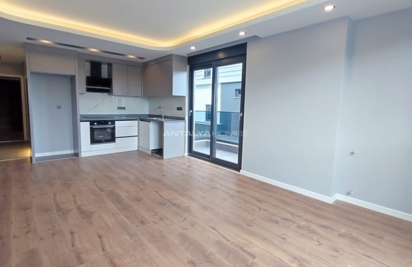 Modern Designed Apartment with Rich Features in Muratpasa 16