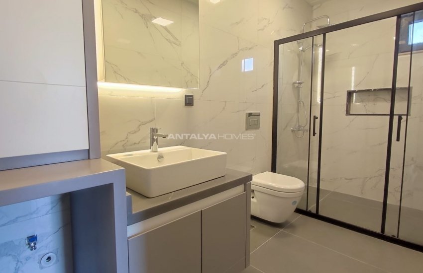 Modern Designed Apartment with Rich Features in Muratpasa 21