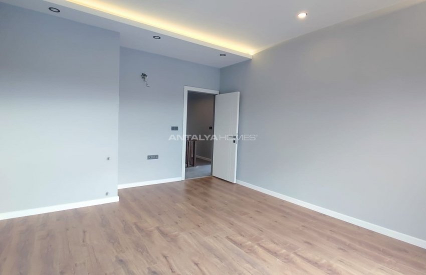 Modern Designed Apartment with Rich Features in Muratpasa 22