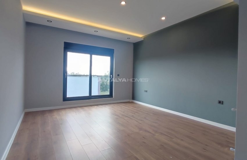 Modern Designed Apartment with Rich Features in Muratpasa 23