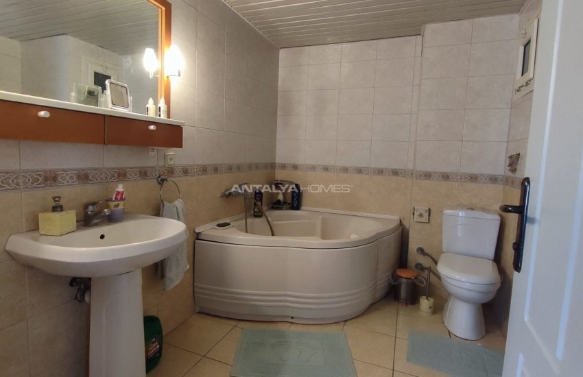 Spacious Apartment in a Luxury Complex Near Sea in Sirinyali 29