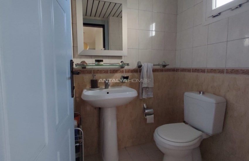 Spacious Apartment in a Luxury Complex Near Sea in Sirinyali 31