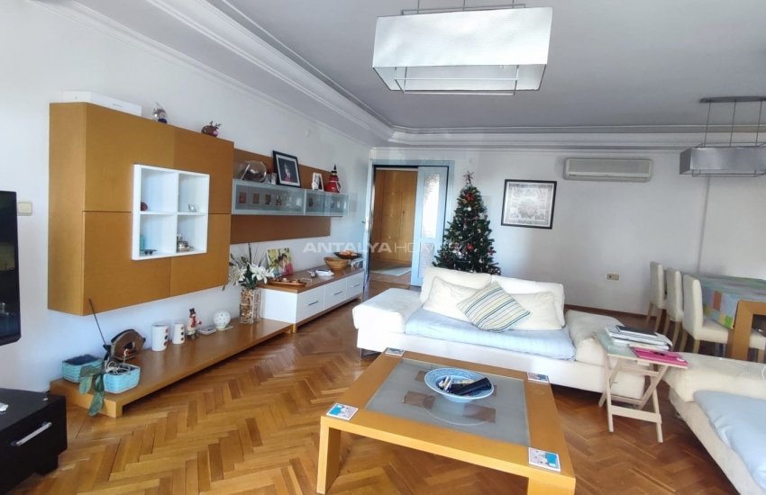 Spacious Apartment in a Luxury Complex Near Sea in Sirinyali 12