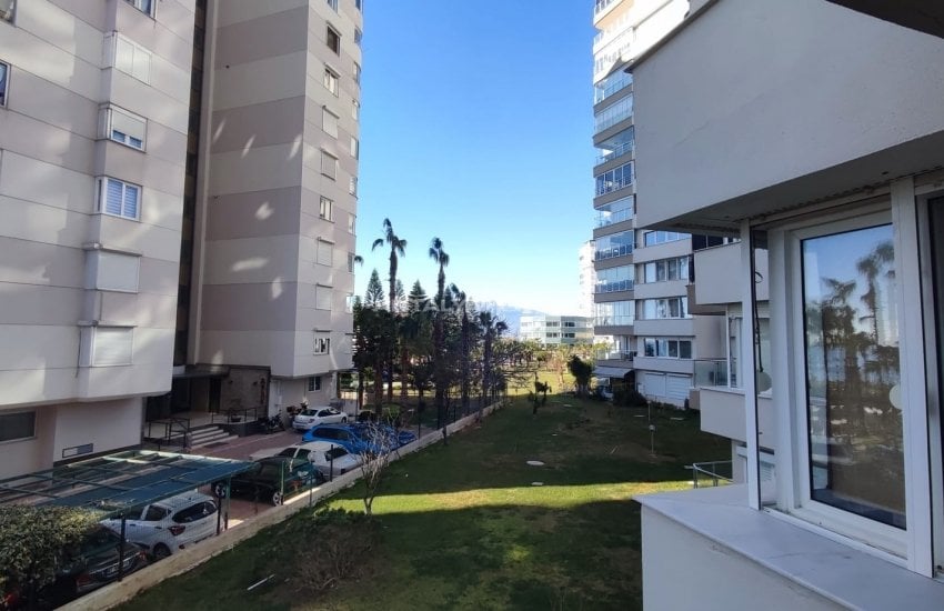 Spacious Apartment in a Luxury Complex Near Sea in Sirinyali 15