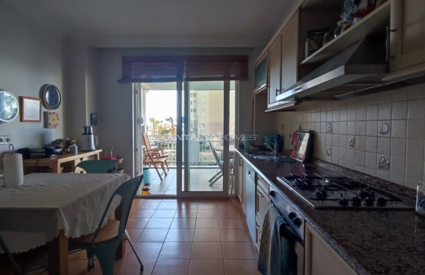 Spacious Apartment in a Luxury Complex Near Sea in Sirinyali 17