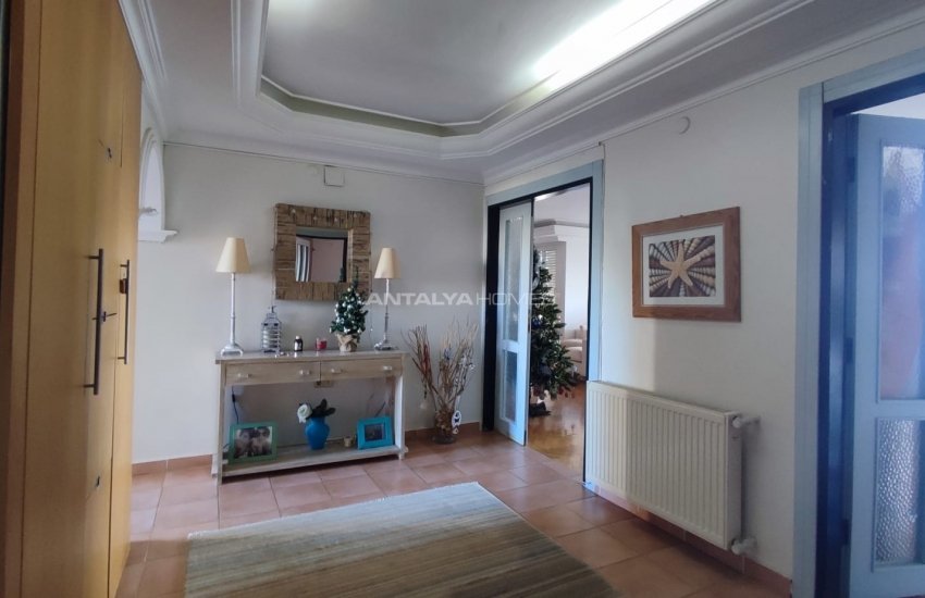 Spacious Apartment in a Luxury Complex Near Sea in Sirinyali 9